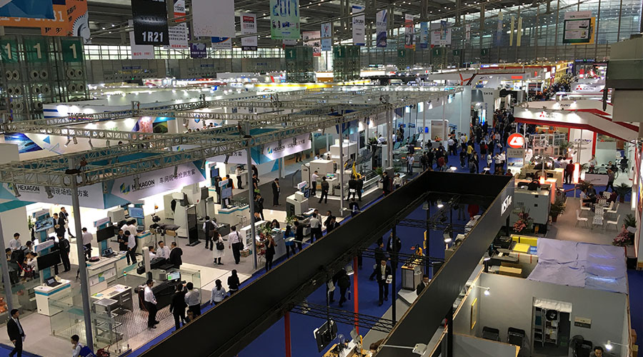 機械展現(xiàn)場